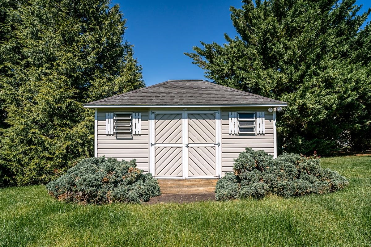 121 LEONARD CT, HARRISONBURG, Virginia 22801, 4 Bedrooms Bedrooms, ,3 BathroomsBathrooms,Residential,121 LEONARD CT,677193 MLS # 677193