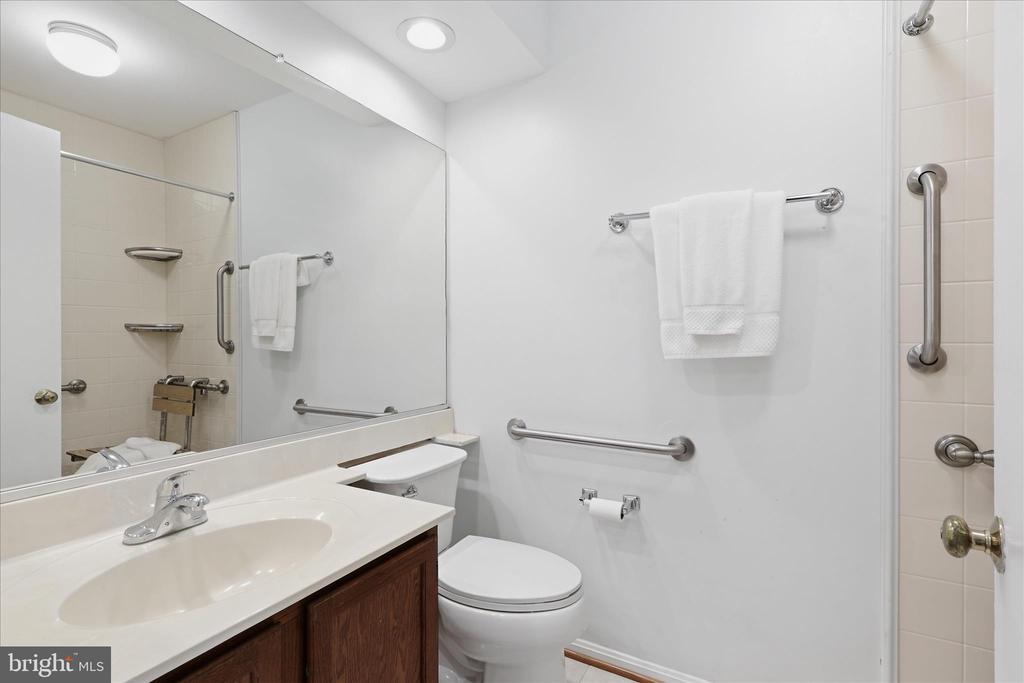 5163 DOMINION DR, FREDERICKSBURG, Virginia 22407, 3 Bedrooms Bedrooms, ,1 BathroomBathrooms,Residential,FAIRVIEW COMMONS,5163 DOMINION DR,VASP2041346 MLS # VASP2041346