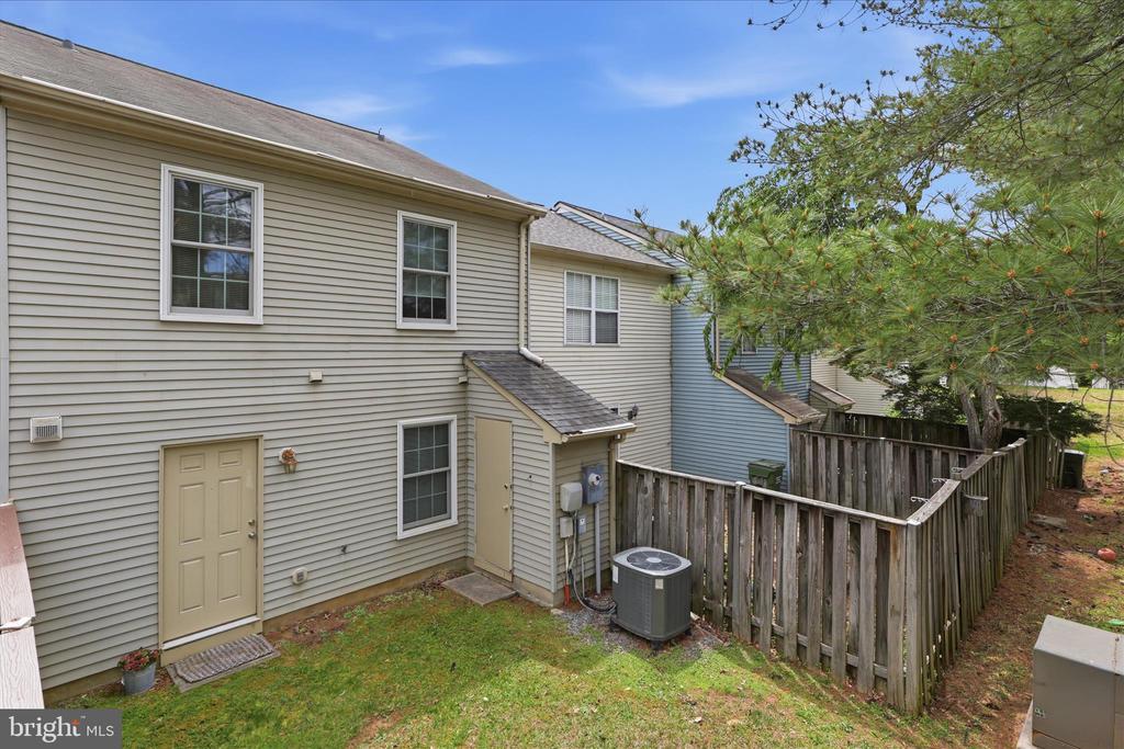 5163 DOMINION DR, FREDERICKSBURG, Virginia 22407, 3 Bedrooms Bedrooms, ,1 BathroomBathrooms,Residential,FAIRVIEW COMMONS,5163 DOMINION DR,VASP2041346 MLS # VASP2041346