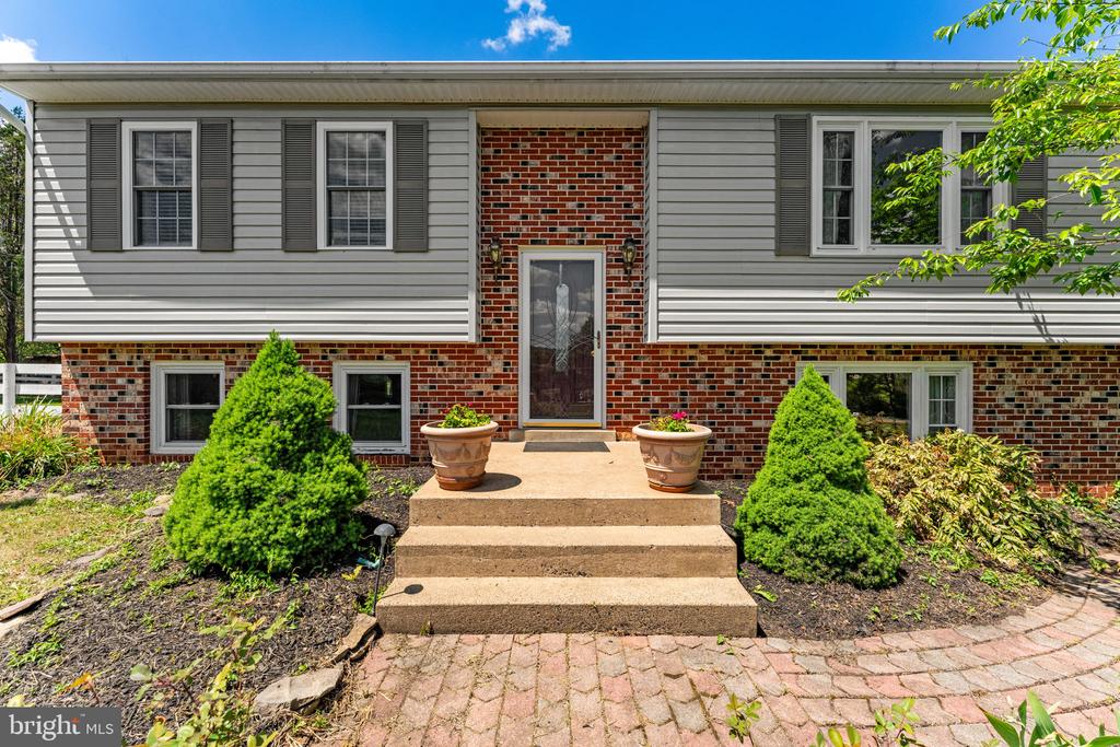 7074 GRAYS MILL RD, WARRENTON, Virginia 20187, 3 Bedrooms Bedrooms, ,2 BathroomsBathrooms,Residential,7074 GRAYS MILL RD,VAFQ2022054 MLS # VAFQ2022054