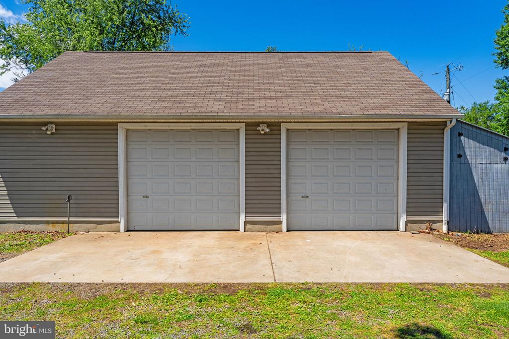 7074 GRAYS MILL RD, WARRENTON, Virginia 20187, 3 Bedrooms Bedrooms, ,2 BathroomsBathrooms,Residential,7074 GRAYS MILL RD,VAFQ2022054 MLS # VAFQ2022054