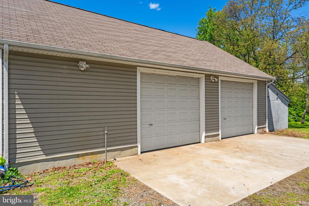 7074 GRAYS MILL RD, WARRENTON, Virginia 20187, 3 Bedrooms Bedrooms, ,2 BathroomsBathrooms,Residential,7074 GRAYS MILL RD,VAFQ2022054 MLS # VAFQ2022054