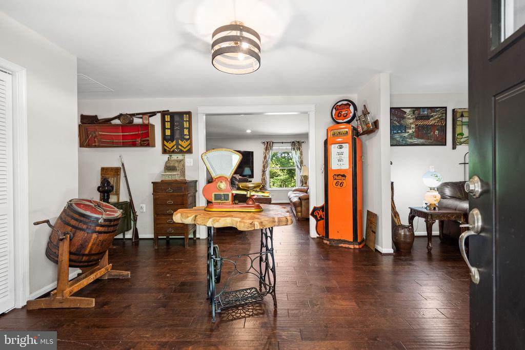 7281 FORREST RD, WARRENTON, Virginia 20187, 5 Bedrooms Bedrooms, ,3 BathroomsBathrooms,Residential,7281 FORREST RD,VAFQ2022036 MLS # VAFQ2022036