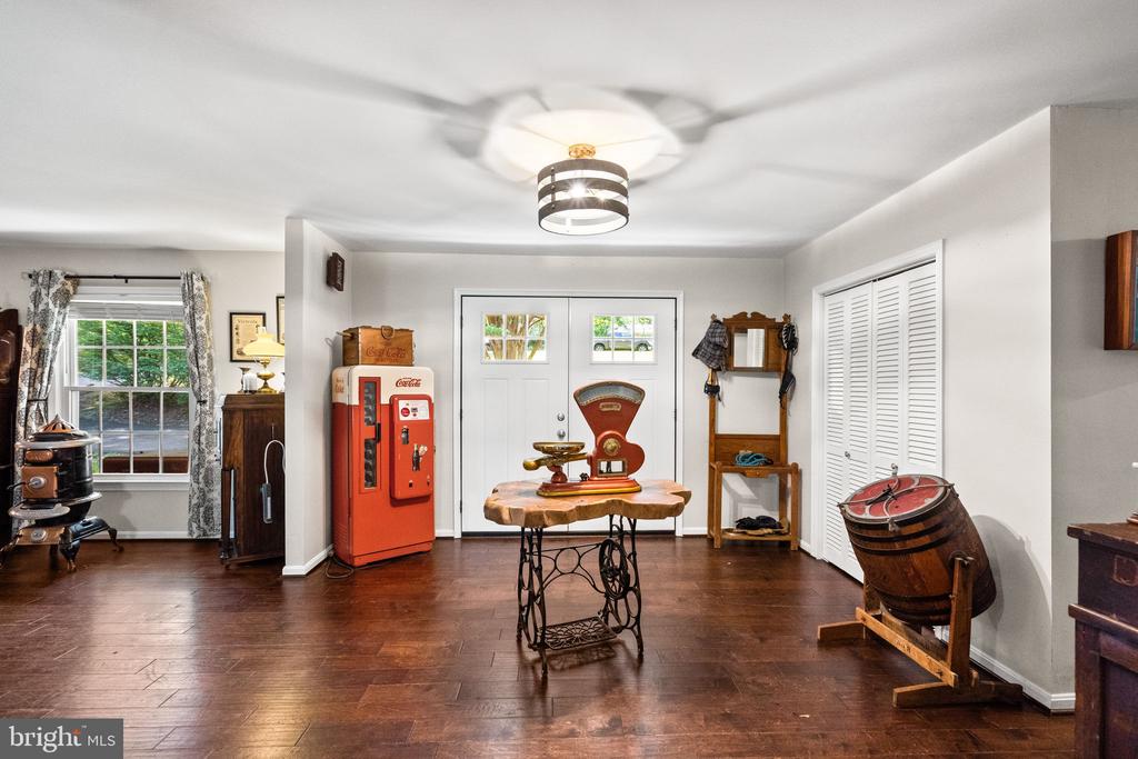 7281 FORREST RD, WARRENTON, Virginia 20187, 5 Bedrooms Bedrooms, ,3 BathroomsBathrooms,Residential,7281 FORREST RD,VAFQ2022036 MLS # VAFQ2022036