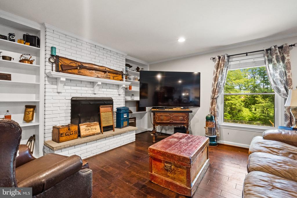 7281 FORREST RD, WARRENTON, Virginia 20187, 5 Bedrooms Bedrooms, ,3 BathroomsBathrooms,Residential,7281 FORREST RD,VAFQ2022036 MLS # VAFQ2022036