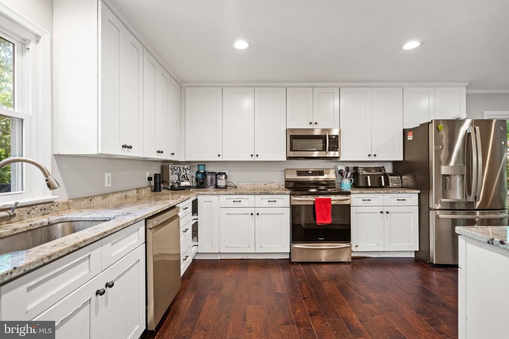 7281 FORREST RD, WARRENTON, Virginia 20187, 5 Bedrooms Bedrooms, ,3 BathroomsBathrooms,Residential,7281 FORREST RD,VAFQ2022036 MLS # VAFQ2022036