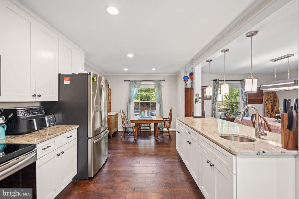 7281 FORREST RD, WARRENTON, Virginia 20187, 5 Bedrooms Bedrooms, ,3 BathroomsBathrooms,Residential,7281 FORREST RD,VAFQ2022036 MLS # VAFQ2022036
