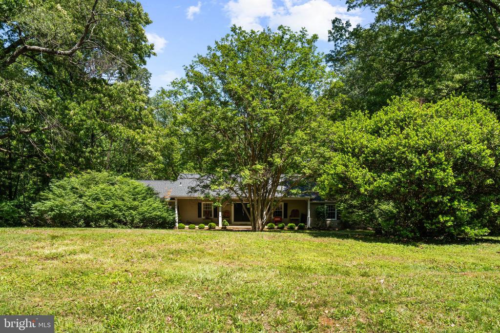 7281 FORREST RD, WARRENTON, Virginia 20187, 5 Bedrooms Bedrooms, ,3 BathroomsBathrooms,Residential,7281 FORREST RD,VAFQ2022036 MLS # VAFQ2022036