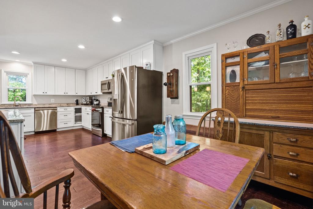 7281 FORREST RD, WARRENTON, Virginia 20187, 5 Bedrooms Bedrooms, ,3 BathroomsBathrooms,Residential,7281 FORREST RD,VAFQ2022036 MLS # VAFQ2022036