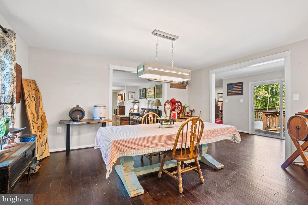 7281 FORREST RD, WARRENTON, Virginia 20187, 5 Bedrooms Bedrooms, ,3 BathroomsBathrooms,Residential,7281 FORREST RD,VAFQ2022036 MLS # VAFQ2022036
