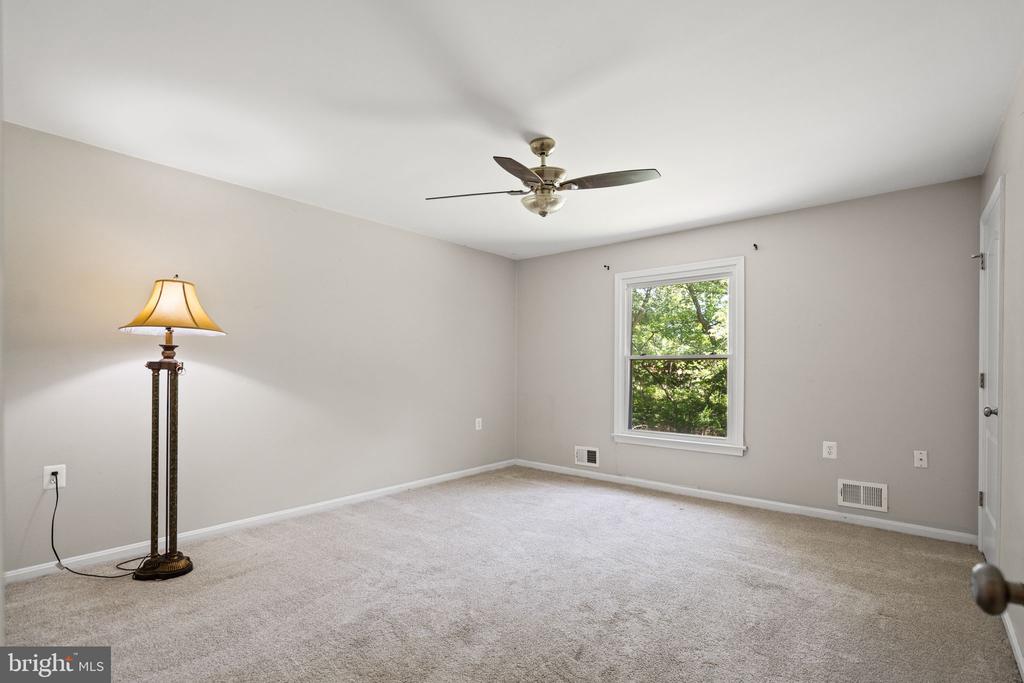 7281 FORREST RD, WARRENTON, Virginia 20187, 5 Bedrooms Bedrooms, ,3 BathroomsBathrooms,Residential,7281 FORREST RD,VAFQ2022036 MLS # VAFQ2022036