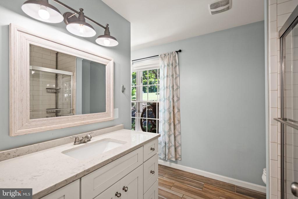 7281 FORREST RD, WARRENTON, Virginia 20187, 5 Bedrooms Bedrooms, ,3 BathroomsBathrooms,Residential,7281 FORREST RD,VAFQ2022036 MLS # VAFQ2022036