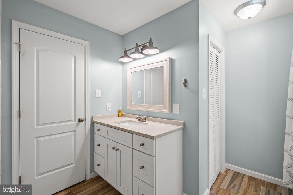 7281 FORREST RD, WARRENTON, Virginia 20187, 5 Bedrooms Bedrooms, ,3 BathroomsBathrooms,Residential,7281 FORREST RD,VAFQ2022036 MLS # VAFQ2022036