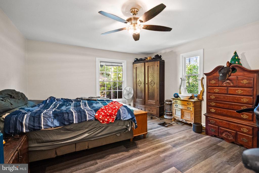 7281 FORREST RD, WARRENTON, Virginia 20187, 5 Bedrooms Bedrooms, ,3 BathroomsBathrooms,Residential,7281 FORREST RD,VAFQ2022036 MLS # VAFQ2022036