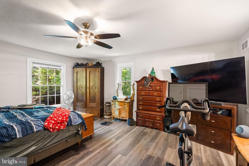 7281 FORREST RD, WARRENTON, Virginia 20187, 5 Bedrooms Bedrooms, ,3 BathroomsBathrooms,Residential,7281 FORREST RD,VAFQ2022036 MLS # VAFQ2022036