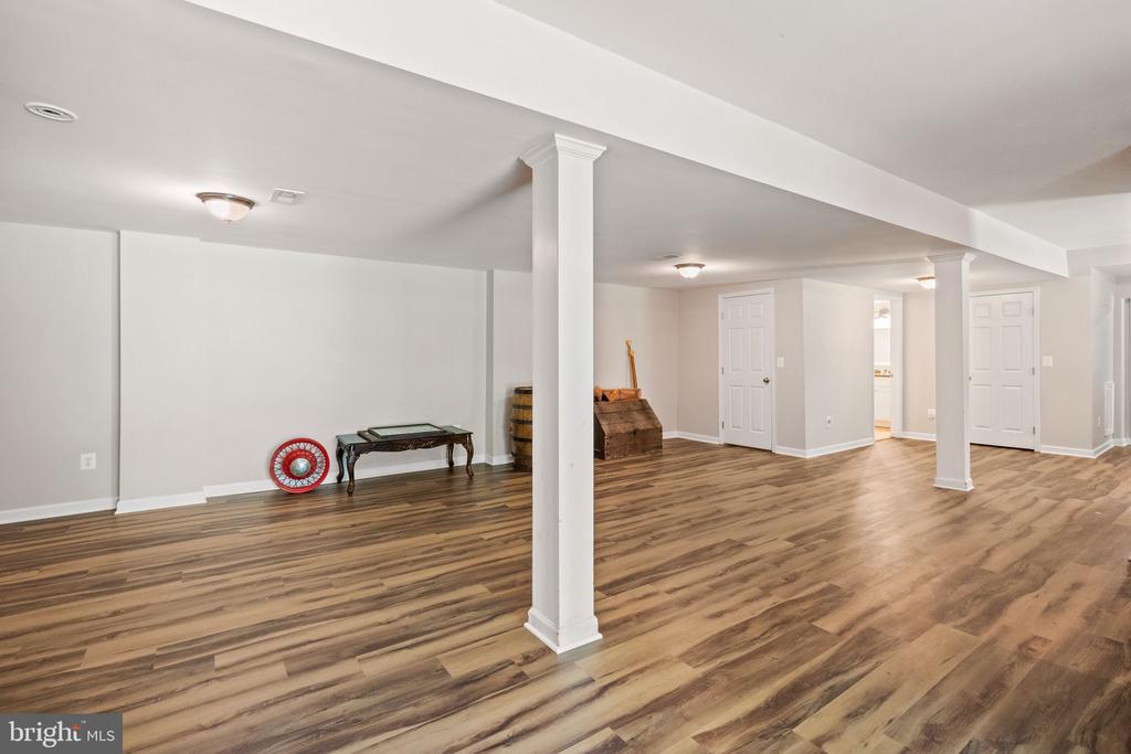 7281 FORREST RD, WARRENTON, Virginia 20187, 5 Bedrooms Bedrooms, ,3 BathroomsBathrooms,Residential,7281 FORREST RD,VAFQ2022036 MLS # VAFQ2022036