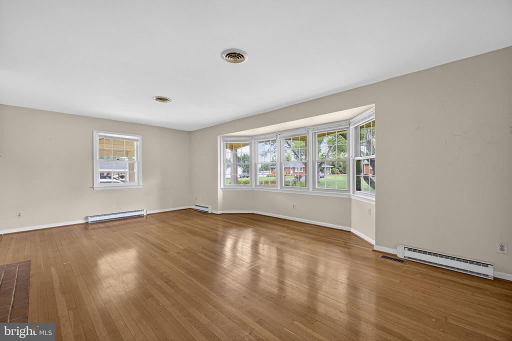 312 NORFOLK DR, WARRENTON, Virginia 20186, 3 Bedrooms Bedrooms, ,2 BathroomsBathrooms,Residential,312 NORFOLK DR,VAFQ2022058 MLS # VAFQ2022058