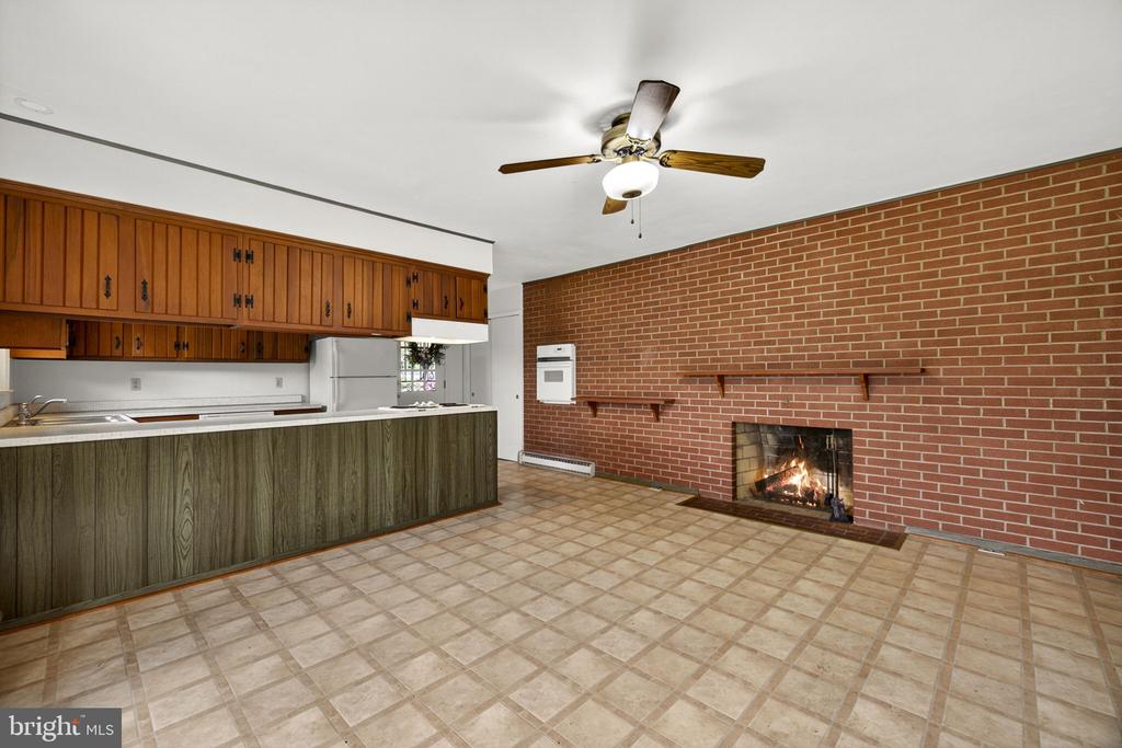 312 NORFOLK DR, WARRENTON, Virginia 20186, 3 Bedrooms Bedrooms, ,2 BathroomsBathrooms,Residential,312 NORFOLK DR,VAFQ2022058 MLS # VAFQ2022058