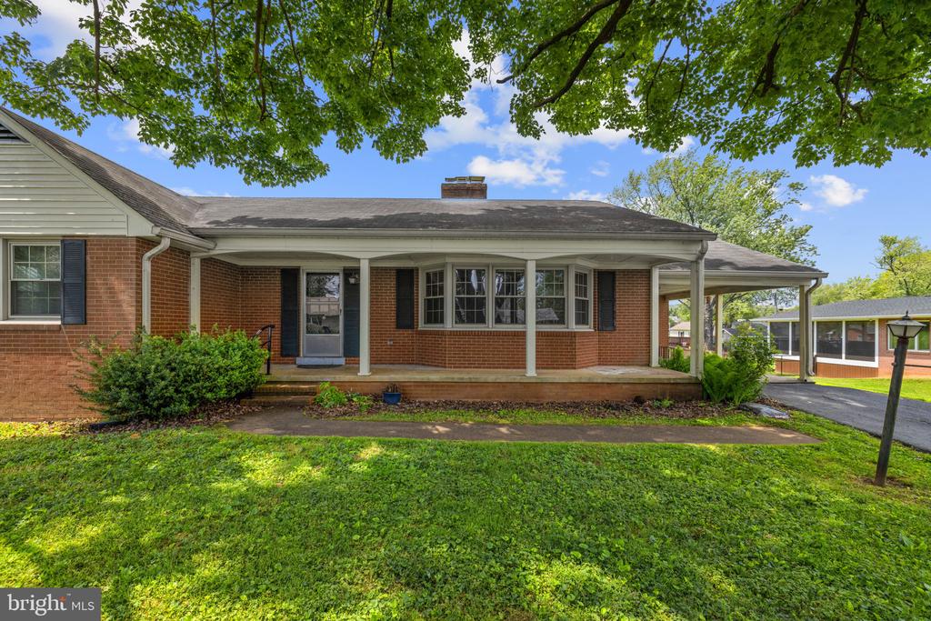 312 NORFOLK DR, WARRENTON, Virginia 20186, 3 Bedrooms Bedrooms, ,2 BathroomsBathrooms,Residential,312 NORFOLK DR,VAFQ2022058 MLS # VAFQ2022058