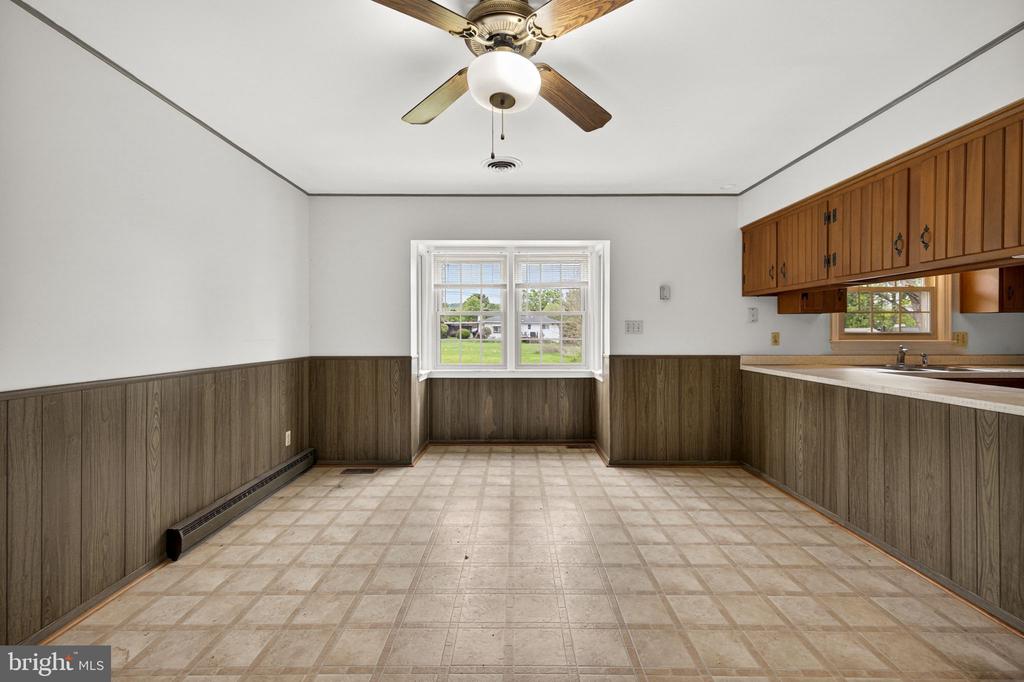 312 NORFOLK DR, WARRENTON, Virginia 20186, 3 Bedrooms Bedrooms, ,2 BathroomsBathrooms,Residential,312 NORFOLK DR,VAFQ2022058 MLS # VAFQ2022058