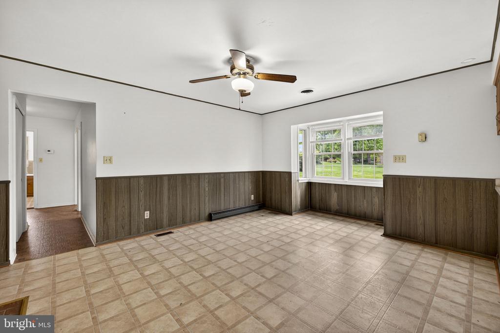312 NORFOLK DR, WARRENTON, Virginia 20186, 3 Bedrooms Bedrooms, ,2 BathroomsBathrooms,Residential,312 NORFOLK DR,VAFQ2022058 MLS # VAFQ2022058