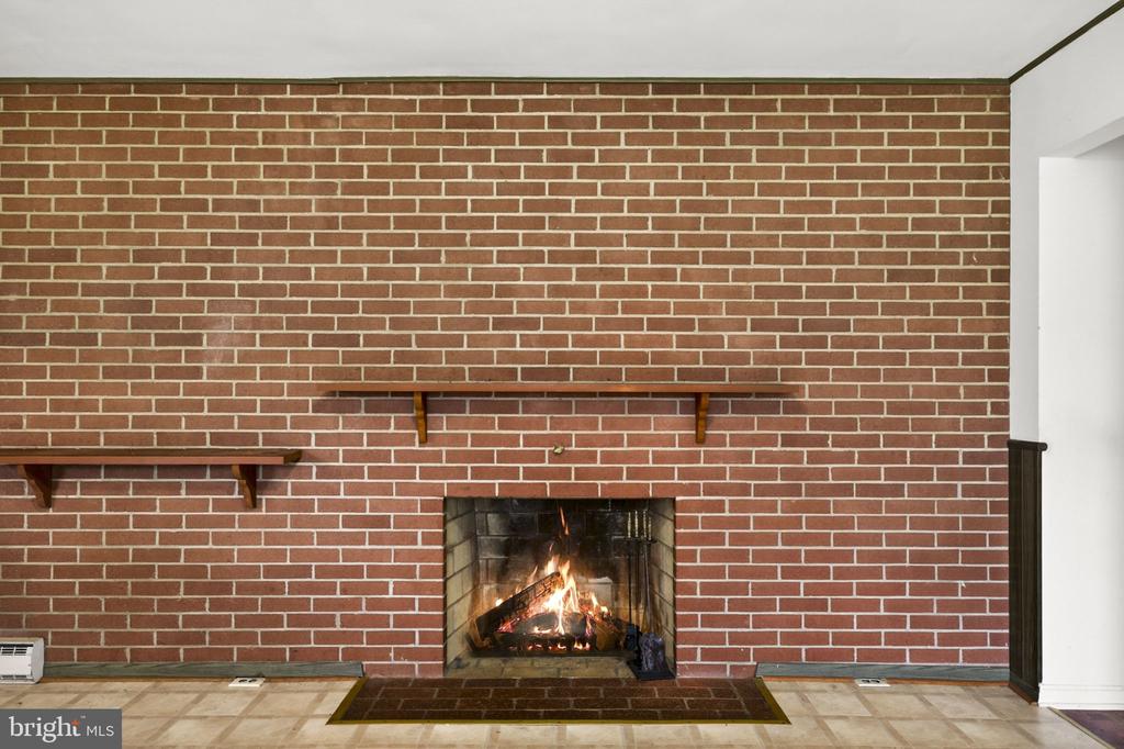 312 NORFOLK DR, WARRENTON, Virginia 20186, 3 Bedrooms Bedrooms, ,2 BathroomsBathrooms,Residential,312 NORFOLK DR,VAFQ2022058 MLS # VAFQ2022058