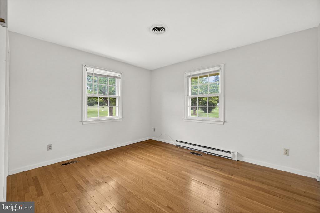 312 NORFOLK DR, WARRENTON, Virginia 20186, 3 Bedrooms Bedrooms, ,2 BathroomsBathrooms,Residential,312 NORFOLK DR,VAFQ2022058 MLS # VAFQ2022058