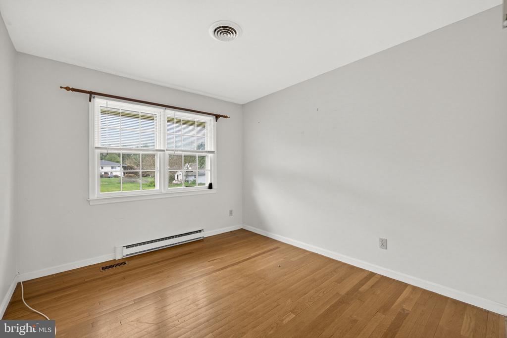 312 NORFOLK DR, WARRENTON, Virginia 20186, 3 Bedrooms Bedrooms, ,2 BathroomsBathrooms,Residential,312 NORFOLK DR,VAFQ2022058 MLS # VAFQ2022058