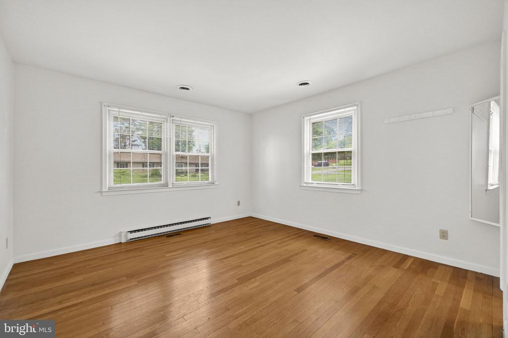 312 NORFOLK DR, WARRENTON, Virginia 20186, 3 Bedrooms Bedrooms, ,2 BathroomsBathrooms,Residential,312 NORFOLK DR,VAFQ2022058 MLS # VAFQ2022058