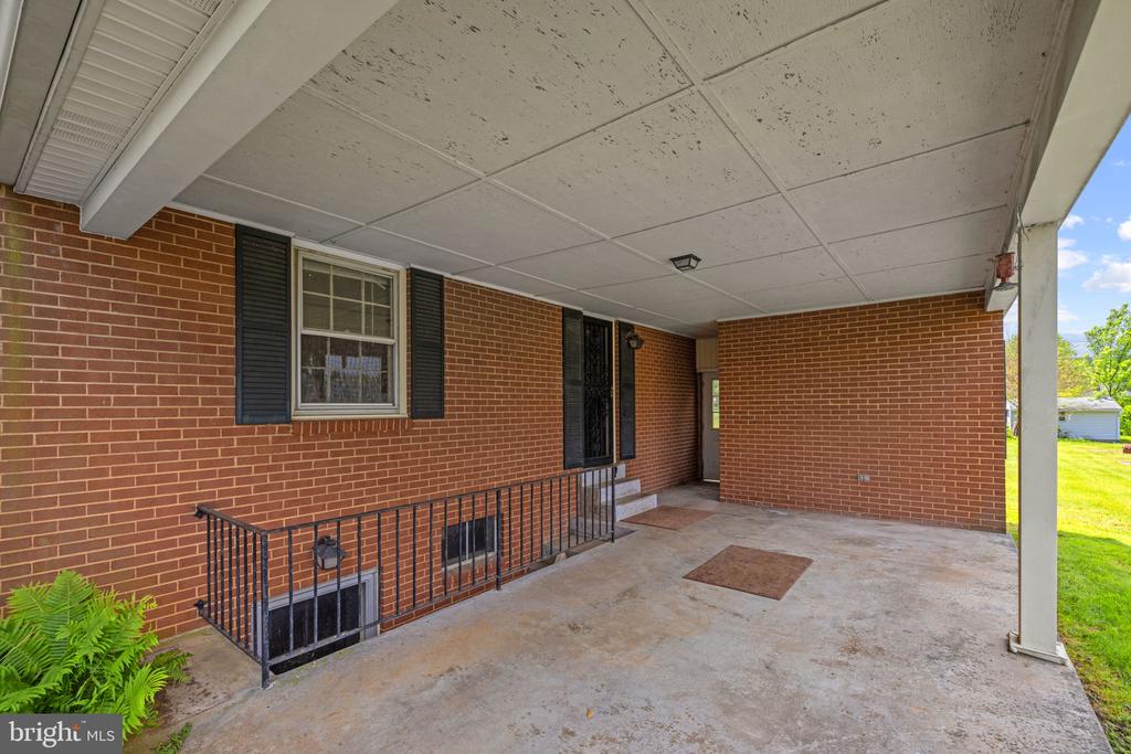 312 NORFOLK DR, WARRENTON, Virginia 20186, 3 Bedrooms Bedrooms, ,2 BathroomsBathrooms,Residential,312 NORFOLK DR,VAFQ2022058 MLS # VAFQ2022058