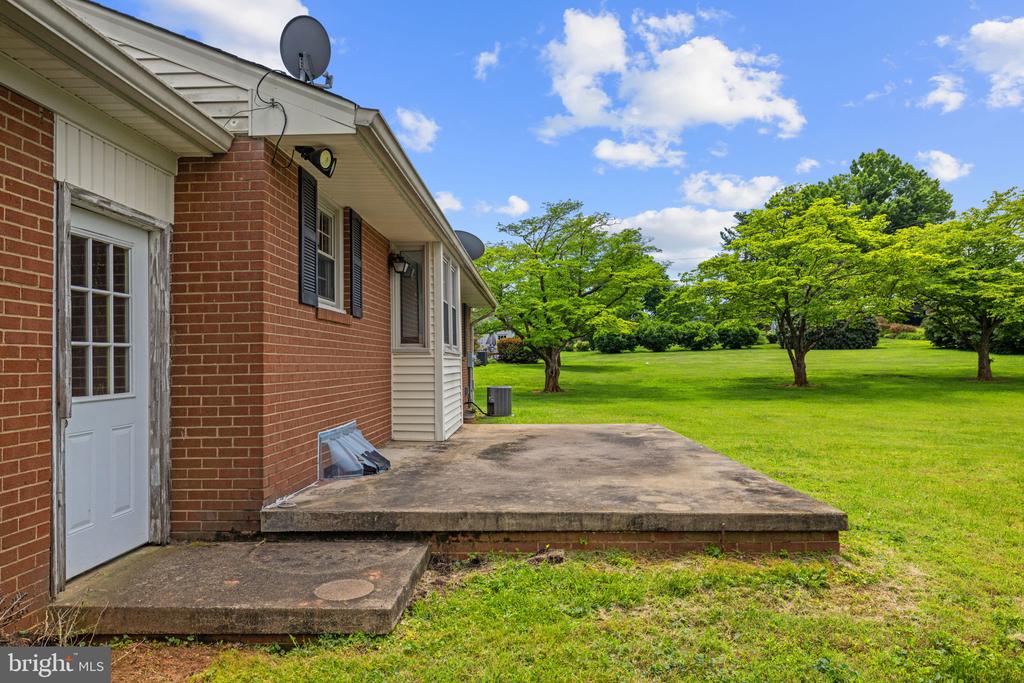 312 NORFOLK DR, WARRENTON, Virginia 20186, 3 Bedrooms Bedrooms, ,2 BathroomsBathrooms,Residential,312 NORFOLK DR,VAFQ2022058 MLS # VAFQ2022058
