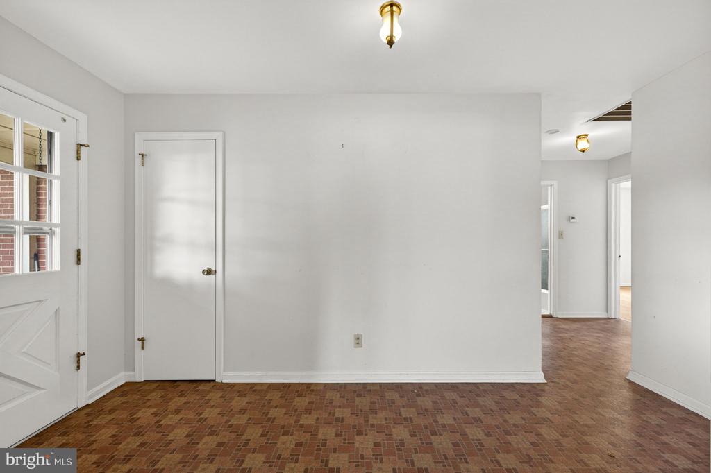 312 NORFOLK DR, WARRENTON, Virginia 20186, 3 Bedrooms Bedrooms, ,2 BathroomsBathrooms,Residential,312 NORFOLK DR,VAFQ2022058 MLS # VAFQ2022058