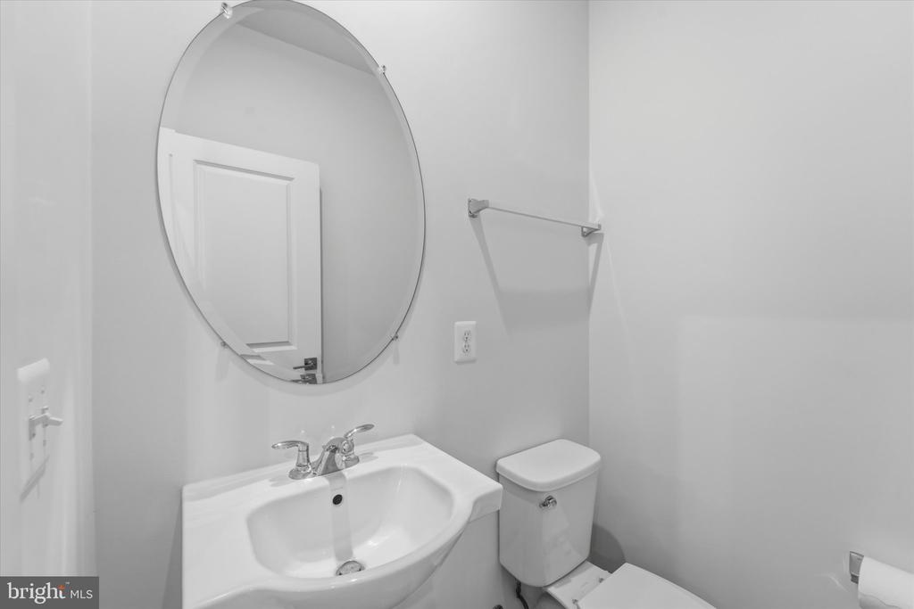 4256 FROST ST, MARSHALL, Virginia 20115, 4 Bedrooms Bedrooms, ,3 BathroomsBathrooms,Residential,4256 FROST ST,VAFQ2022074 MLS # VAFQ2022074