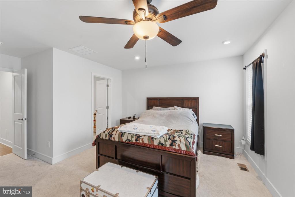 4256 FROST ST, MARSHALL, Virginia 20115, 4 Bedrooms Bedrooms, ,3 BathroomsBathrooms,Residential,4256 FROST ST,VAFQ2022074 MLS # VAFQ2022074
