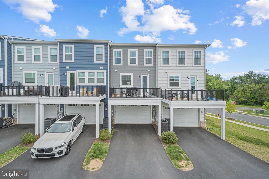 4256 FROST ST, MARSHALL, Virginia 20115, 4 Bedrooms Bedrooms, ,3 BathroomsBathrooms,Residential,4256 FROST ST,VAFQ2022074 MLS # VAFQ2022074