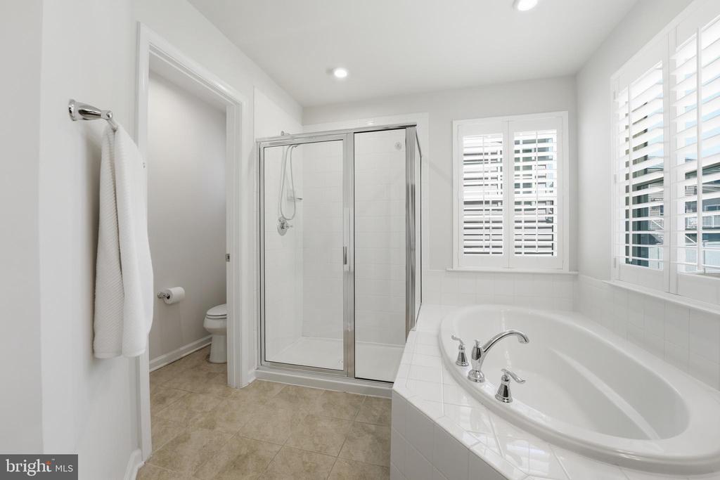 4442 SUNSET DR, CHARLOTTESVILLE, Virginia 22911, 4 Bedrooms Bedrooms, ,2 BathroomsBathrooms,Residential,4442 SUNSET DR,VAAB2001224 MLS # VAAB2001224