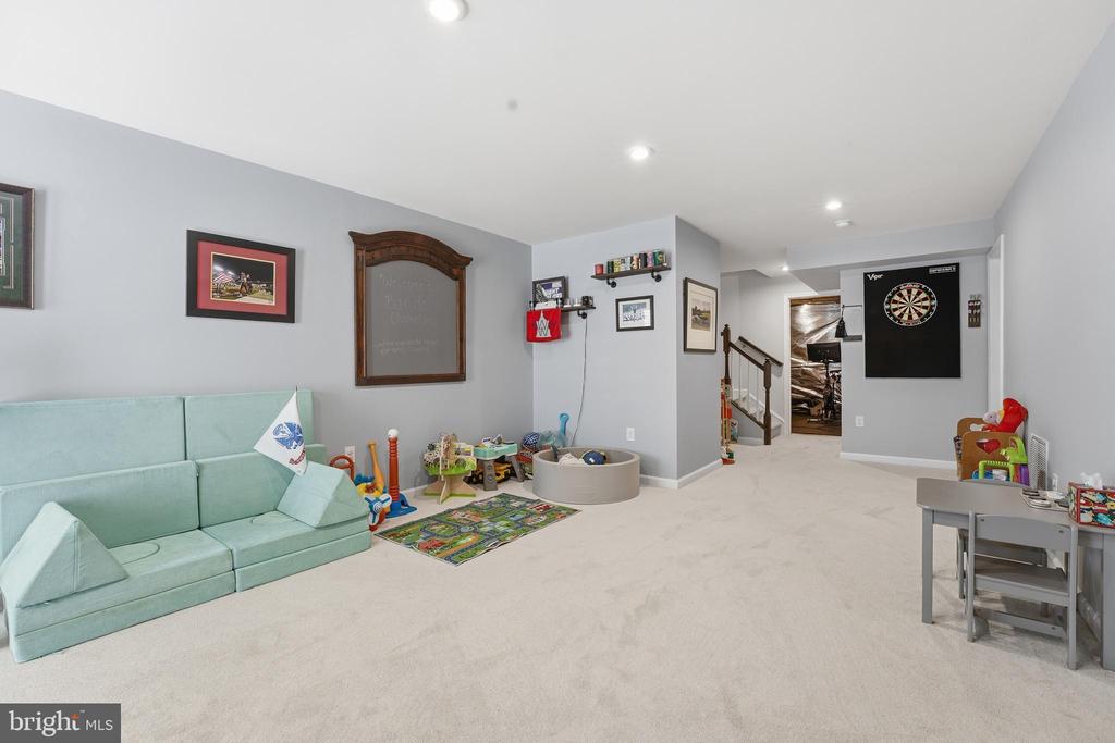 4442 SUNSET DR, CHARLOTTESVILLE, Virginia 22911, 4 Bedrooms Bedrooms, ,2 BathroomsBathrooms,Residential,4442 SUNSET DR,VAAB2001224 MLS # VAAB2001224