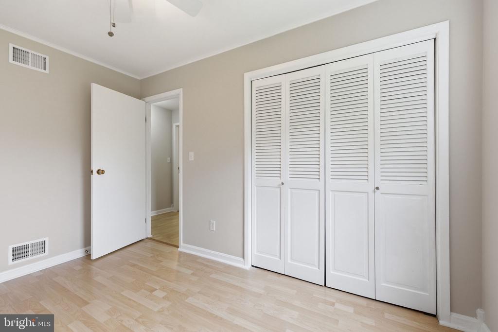 7338 STUART CIR, WARRENTON, Virginia 20187, 3 Bedrooms Bedrooms, ,2 BathroomsBathrooms,Residential,7338 STUART CIR,VAFQ2021248 MLS # VAFQ2021248