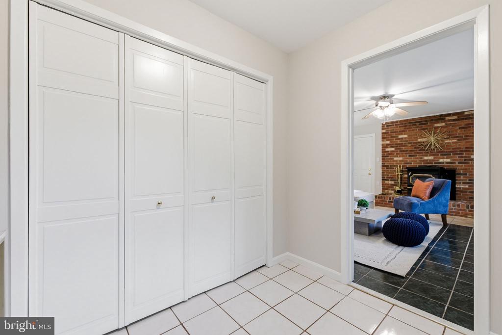 7338 STUART CIR, WARRENTON, Virginia 20187, 3 Bedrooms Bedrooms, ,2 BathroomsBathrooms,Residential,7338 STUART CIR,VAFQ2021248 MLS # VAFQ2021248