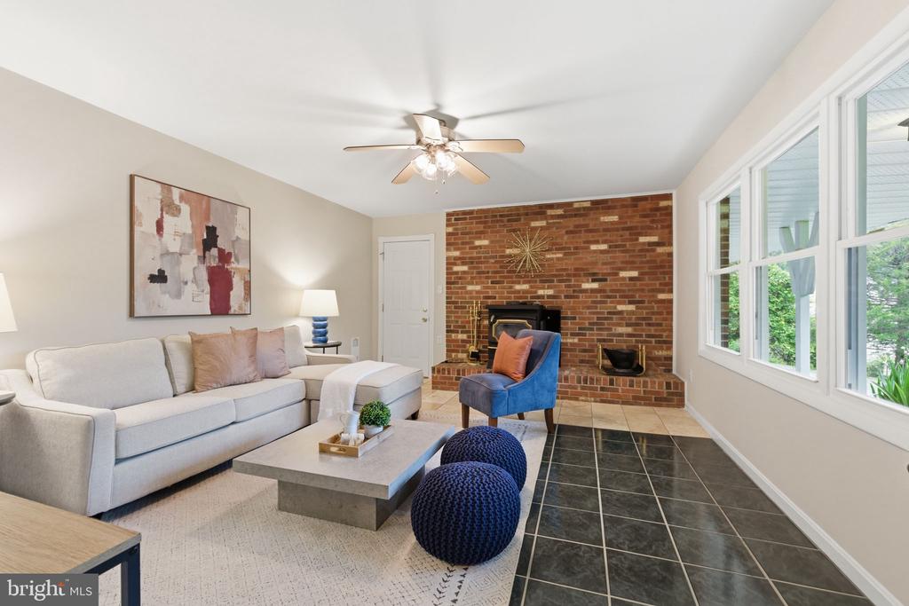 7338 STUART CIR, WARRENTON, Virginia 20187, 3 Bedrooms Bedrooms, ,2 BathroomsBathrooms,Residential,7338 STUART CIR,VAFQ2021248 MLS # VAFQ2021248