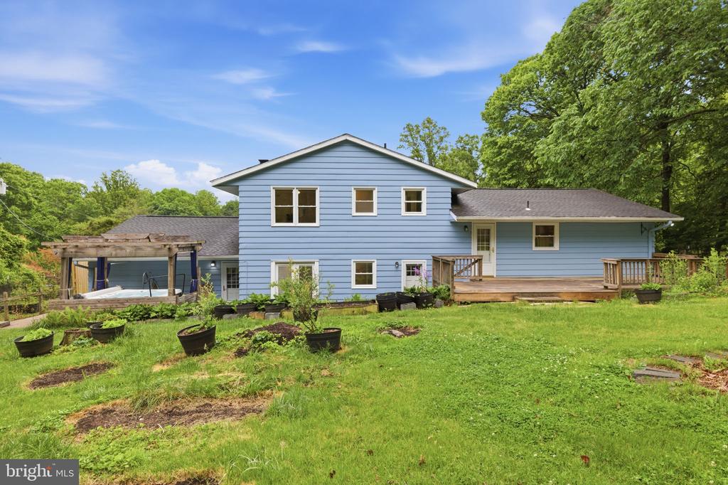 7338 STUART CIR, WARRENTON, Virginia 20187, 3 Bedrooms Bedrooms, ,2 BathroomsBathrooms,Residential,7338 STUART CIR,VAFQ2021248 MLS # VAFQ2021248