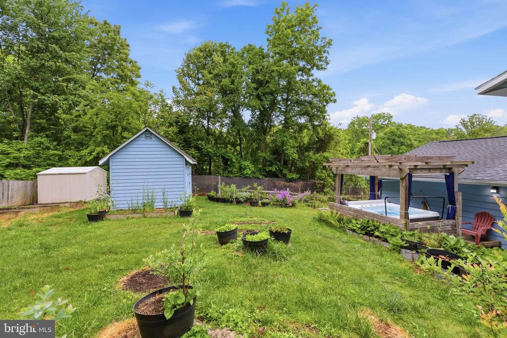 7338 STUART CIR, WARRENTON, Virginia 20187, 3 Bedrooms Bedrooms, ,2 BathroomsBathrooms,Residential,7338 STUART CIR,VAFQ2021248 MLS # VAFQ2021248