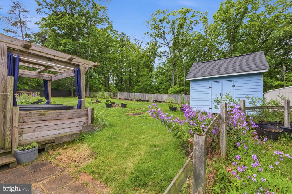 7338 STUART CIR, WARRENTON, Virginia 20187, 3 Bedrooms Bedrooms, ,2 BathroomsBathrooms,Residential,7338 STUART CIR,VAFQ2021248 MLS # VAFQ2021248