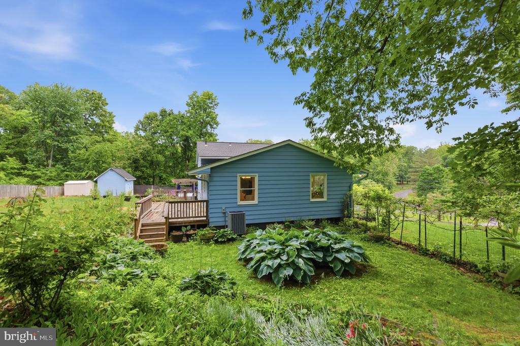7338 STUART CIR, WARRENTON, Virginia 20187, 3 Bedrooms Bedrooms, ,2 BathroomsBathrooms,Residential,7338 STUART CIR,VAFQ2021248 MLS # VAFQ2021248