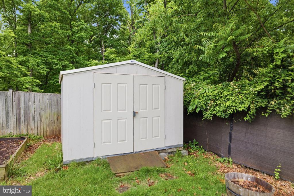 7338 STUART CIR, WARRENTON, Virginia 20187, 3 Bedrooms Bedrooms, ,2 BathroomsBathrooms,Residential,7338 STUART CIR,VAFQ2021248 MLS # VAFQ2021248