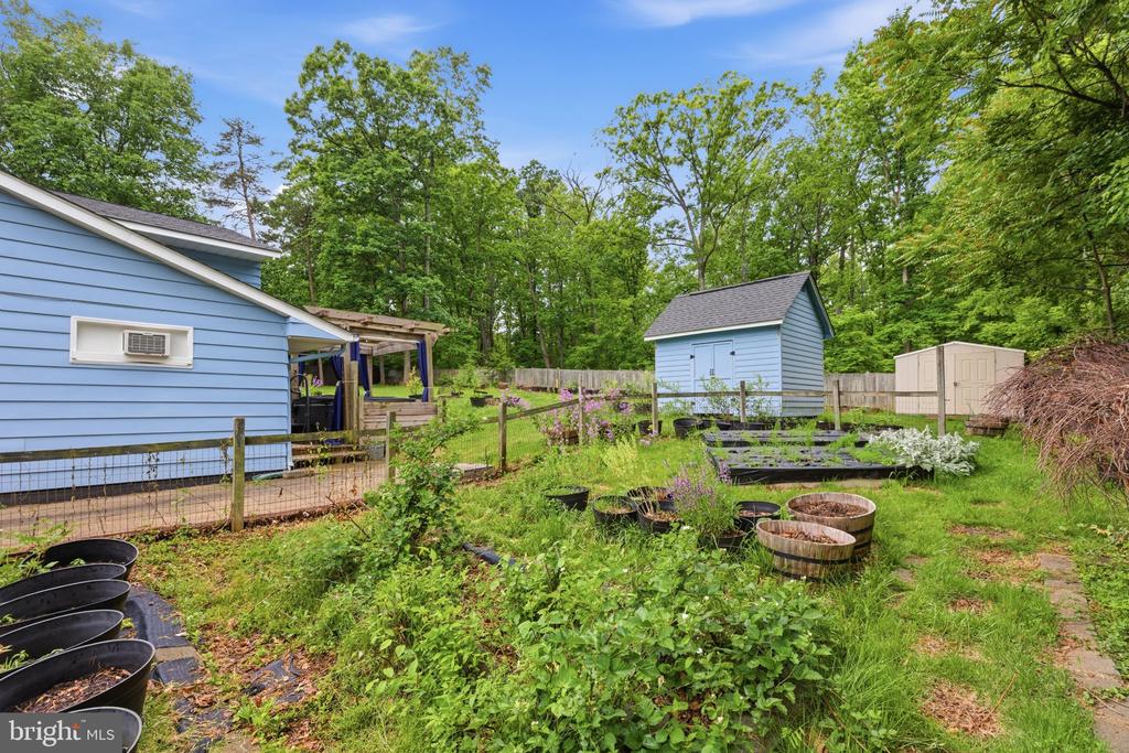 7338 STUART CIR, WARRENTON, Virginia 20187, 3 Bedrooms Bedrooms, ,2 BathroomsBathrooms,Residential,7338 STUART CIR,VAFQ2021248 MLS # VAFQ2021248