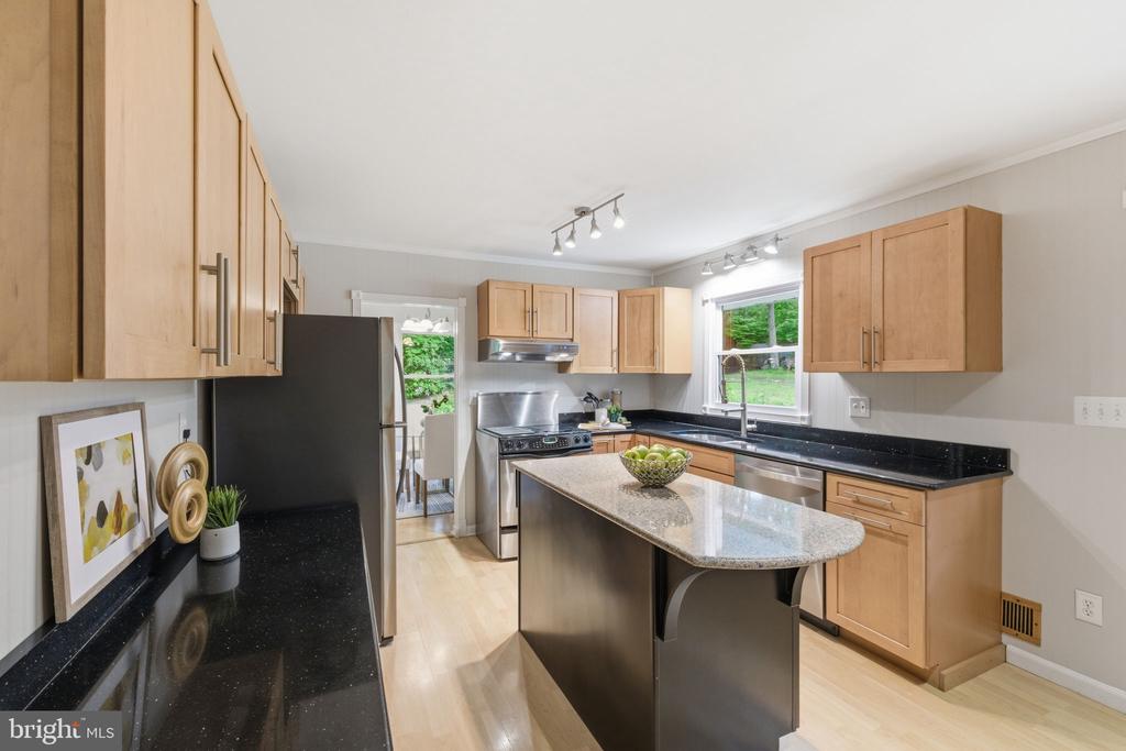 7338 STUART CIR, WARRENTON, Virginia 20187, 3 Bedrooms Bedrooms, ,2 BathroomsBathrooms,Residential,7338 STUART CIR,VAFQ2021248 MLS # VAFQ2021248