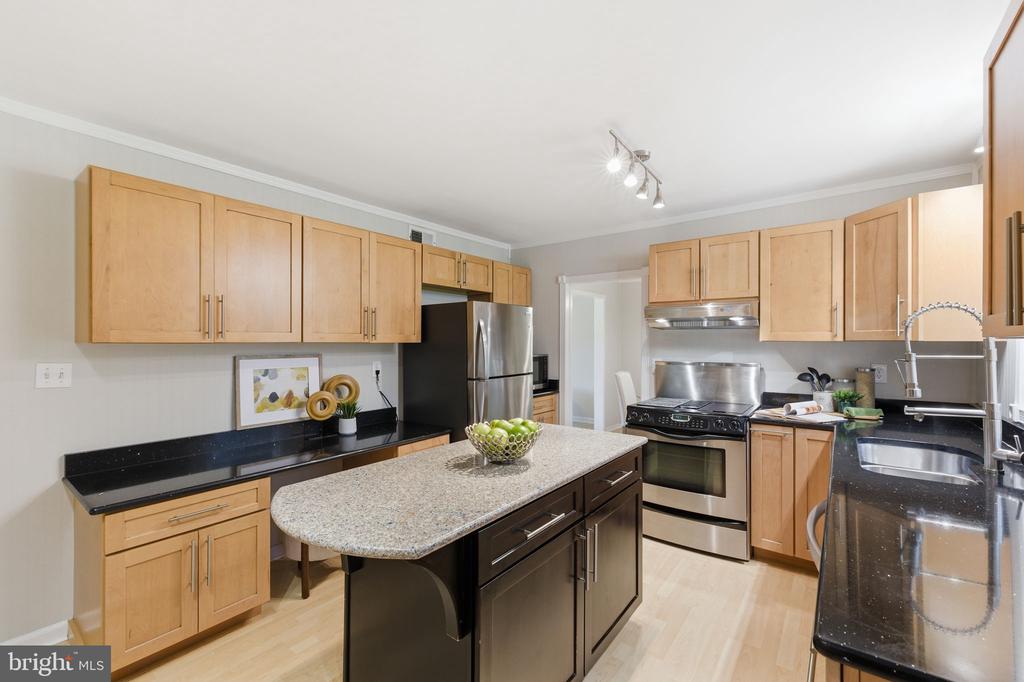 7338 STUART CIR, WARRENTON, Virginia 20187, 3 Bedrooms Bedrooms, ,2 BathroomsBathrooms,Residential,7338 STUART CIR,VAFQ2021248 MLS # VAFQ2021248