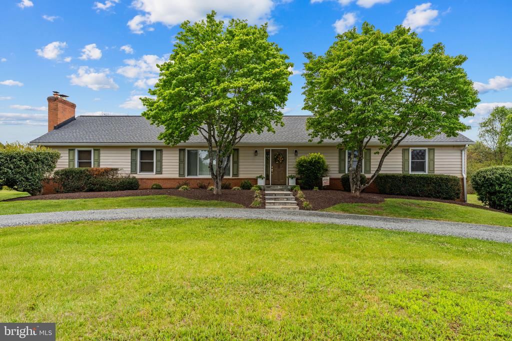7933 COOKS CT, WARRENTON, Virginia 20186, 3 Bedrooms Bedrooms, ,2 BathroomsBathrooms,Residential,7933 COOKS CT,VAFQ2021946 MLS # VAFQ2021946