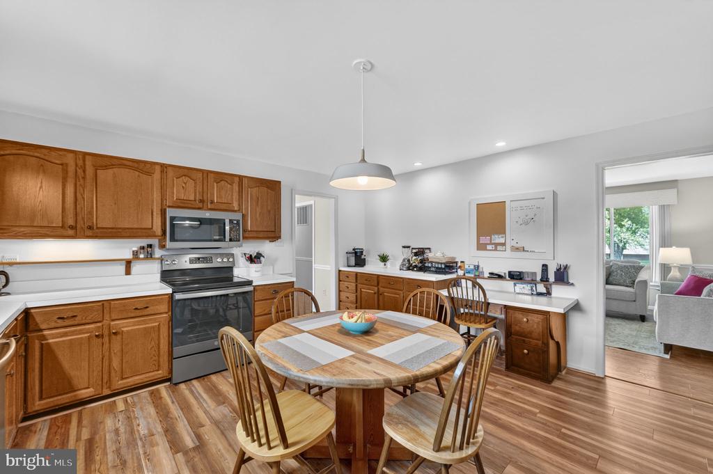 7933 COOKS CT, WARRENTON, Virginia 20186, 3 Bedrooms Bedrooms, ,2 BathroomsBathrooms,Residential,7933 COOKS CT,VAFQ2021946 MLS # VAFQ2021946